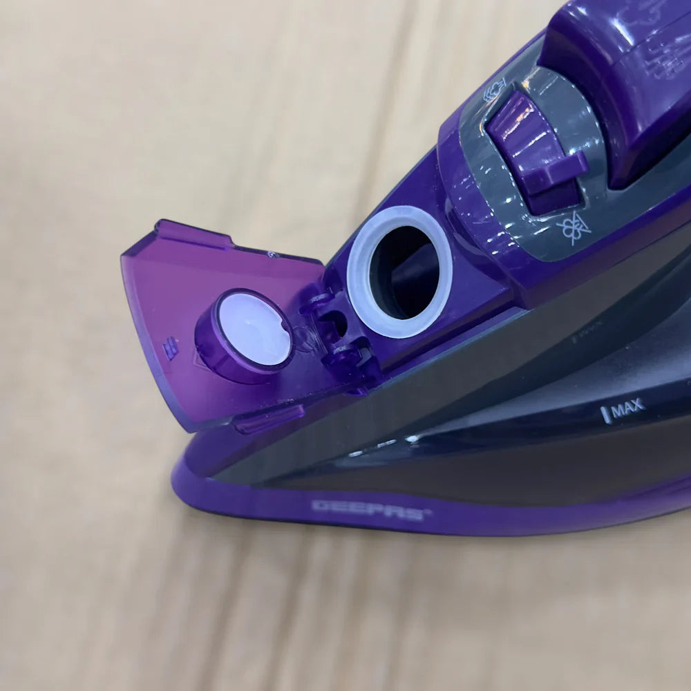 Geepas 7813 Auto-Temperature Steam Iron