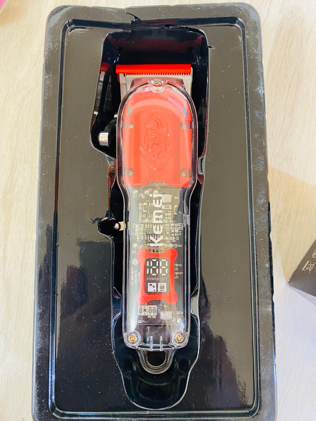 Kemei KM-246 heavy Duty Trimmer Rechargeable Shaver Beard trimmer Professional Hair Trimmer Cordless Oil head Men Hair Cutting Machine Beard razor