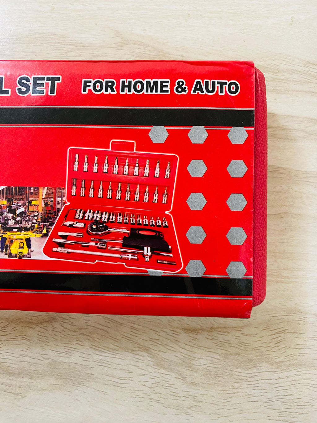 46 pcs Socket Wrench Set 1/4"Drive Metric Mechanic Tools Kit Bit Ratchet Sockets with Extension Bar for Automotive, Car, Bike, Household and Auto Repairing with Storage Case