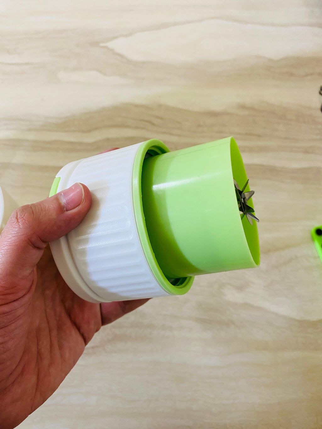 Rechargeable juicer blender with 8 blades