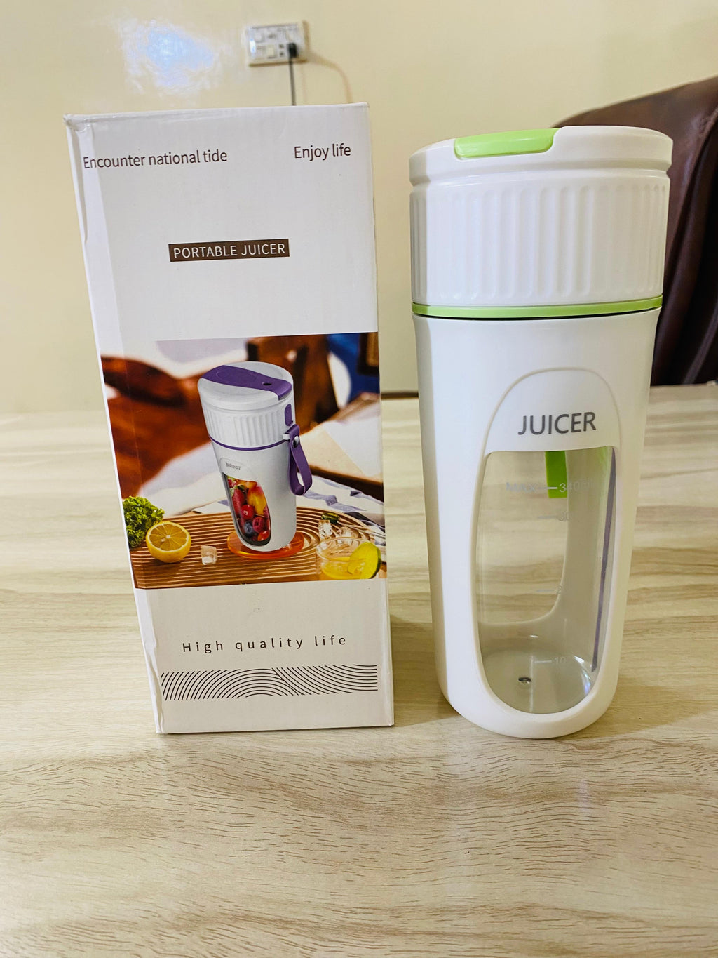 Usb Rechargeable Juicer Blender- 8 Blades- Mini Portable Personal Size Juicer 350 Ml
