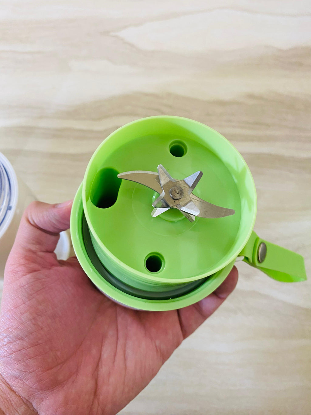 Rechargeable juicer blender with 8 blades