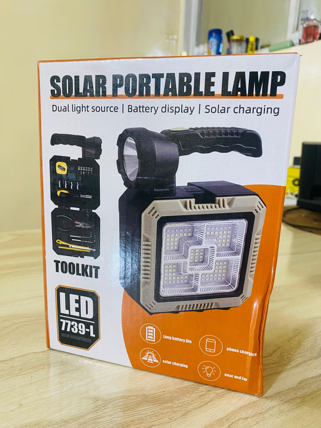 Solar Portable Lamp with Toolkit - Lot Imported