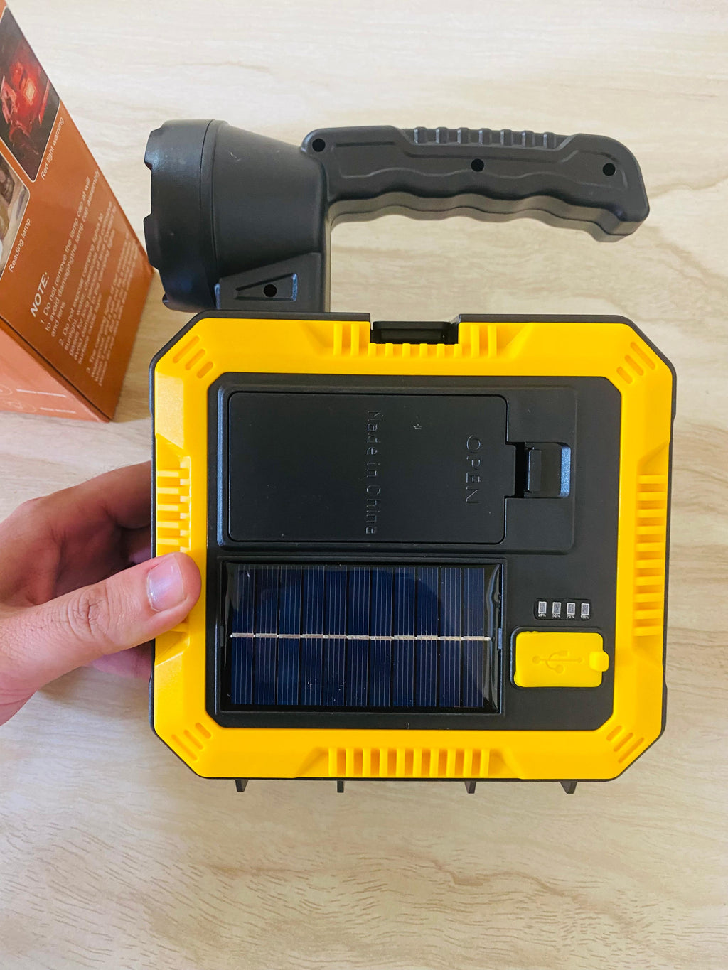 Solar Portable Lamp with Toolkit - Lot Imported