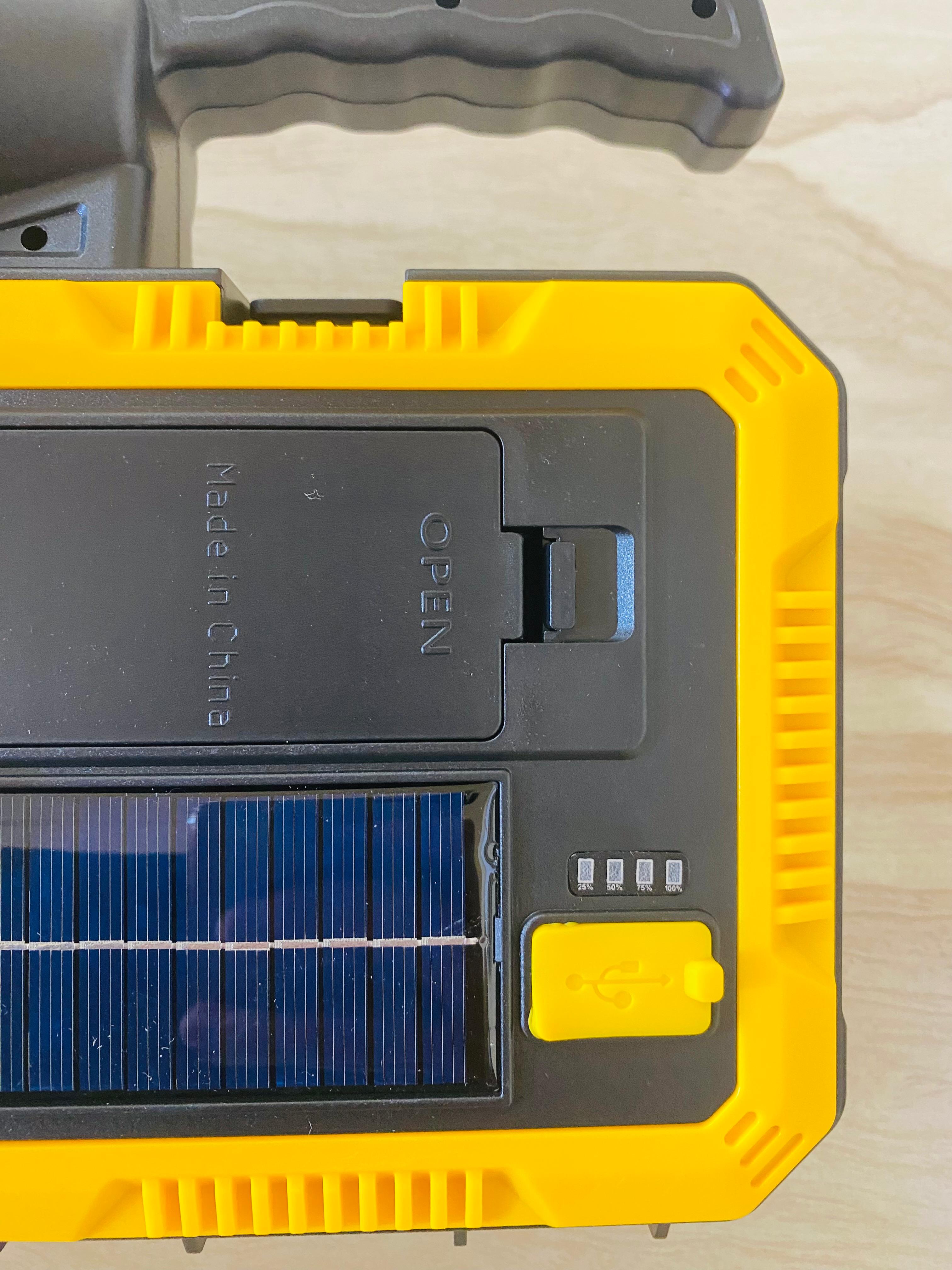 Solar Portable Lamp with Toolkit - Lot Imported
