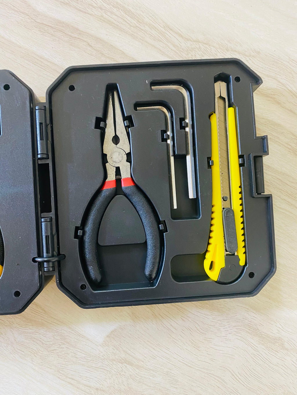 Solar Portable Lamp with Toolkit - Lot Imported