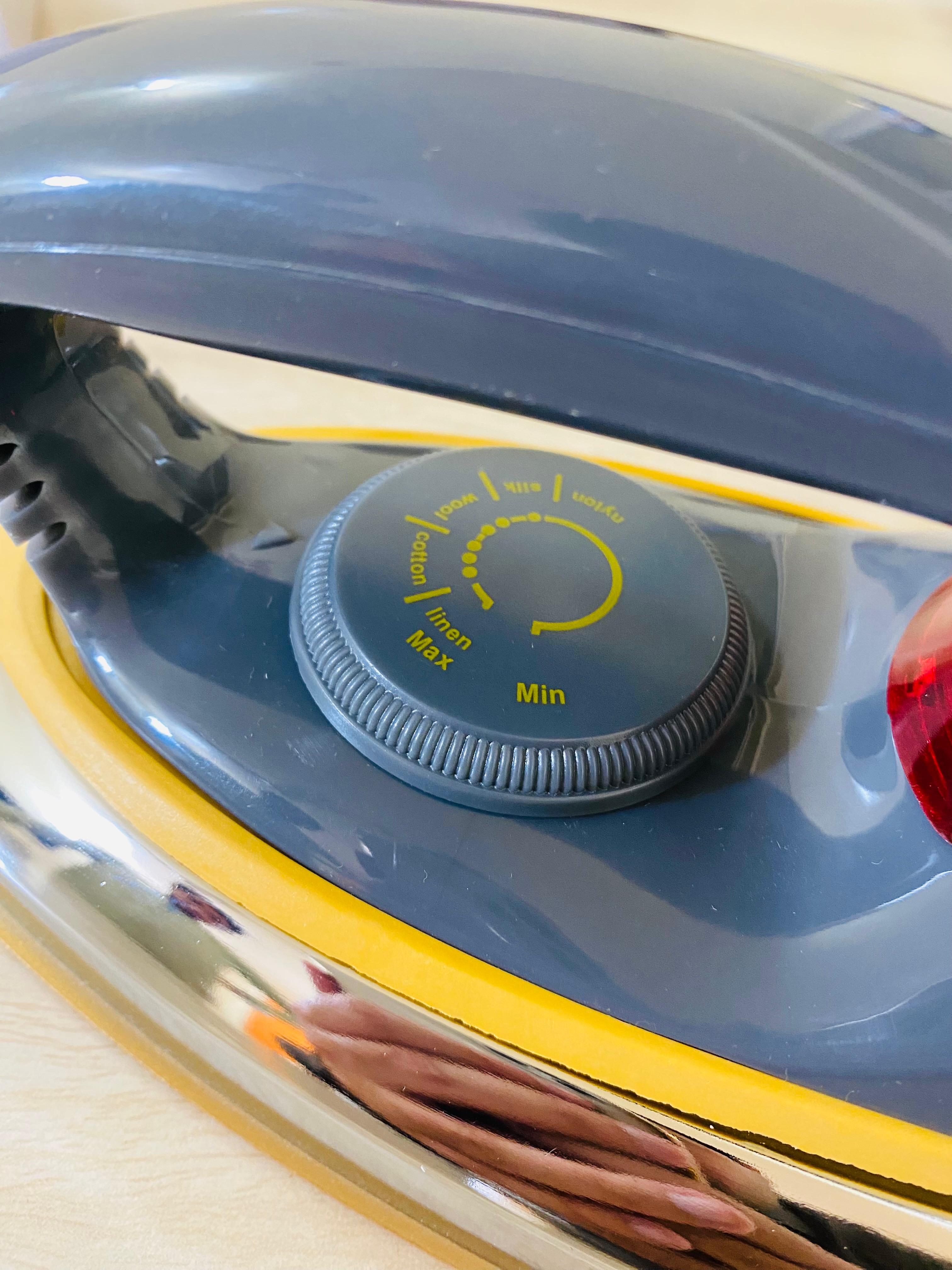 Lot imported Cosmos Dry iron 400watt