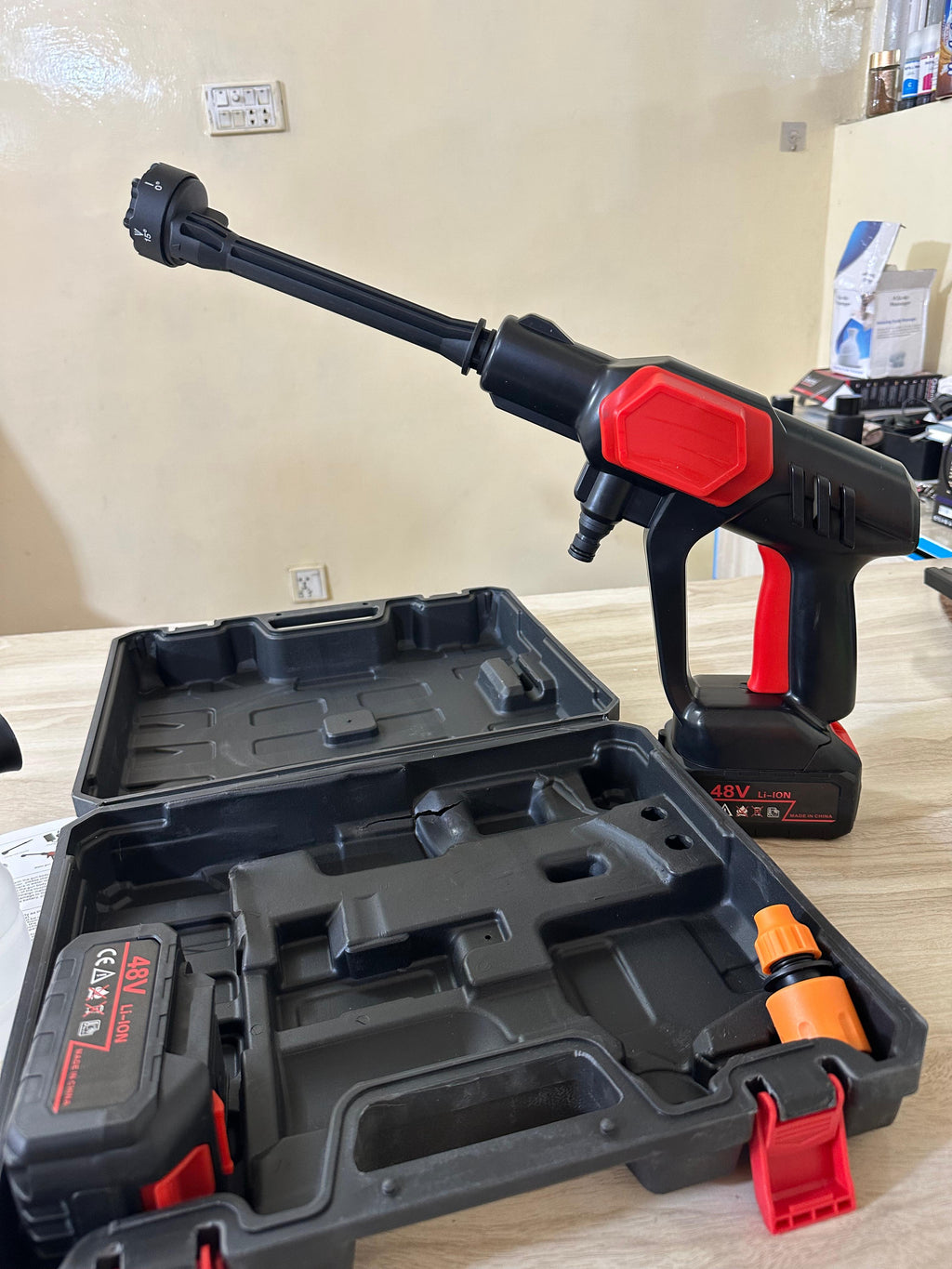 Rechargeable pressure washer 48v 2 batteries