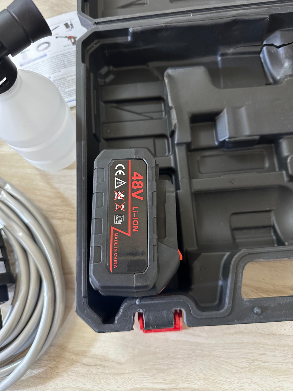 Rechargeable pressure washer 48v 2 batteries
