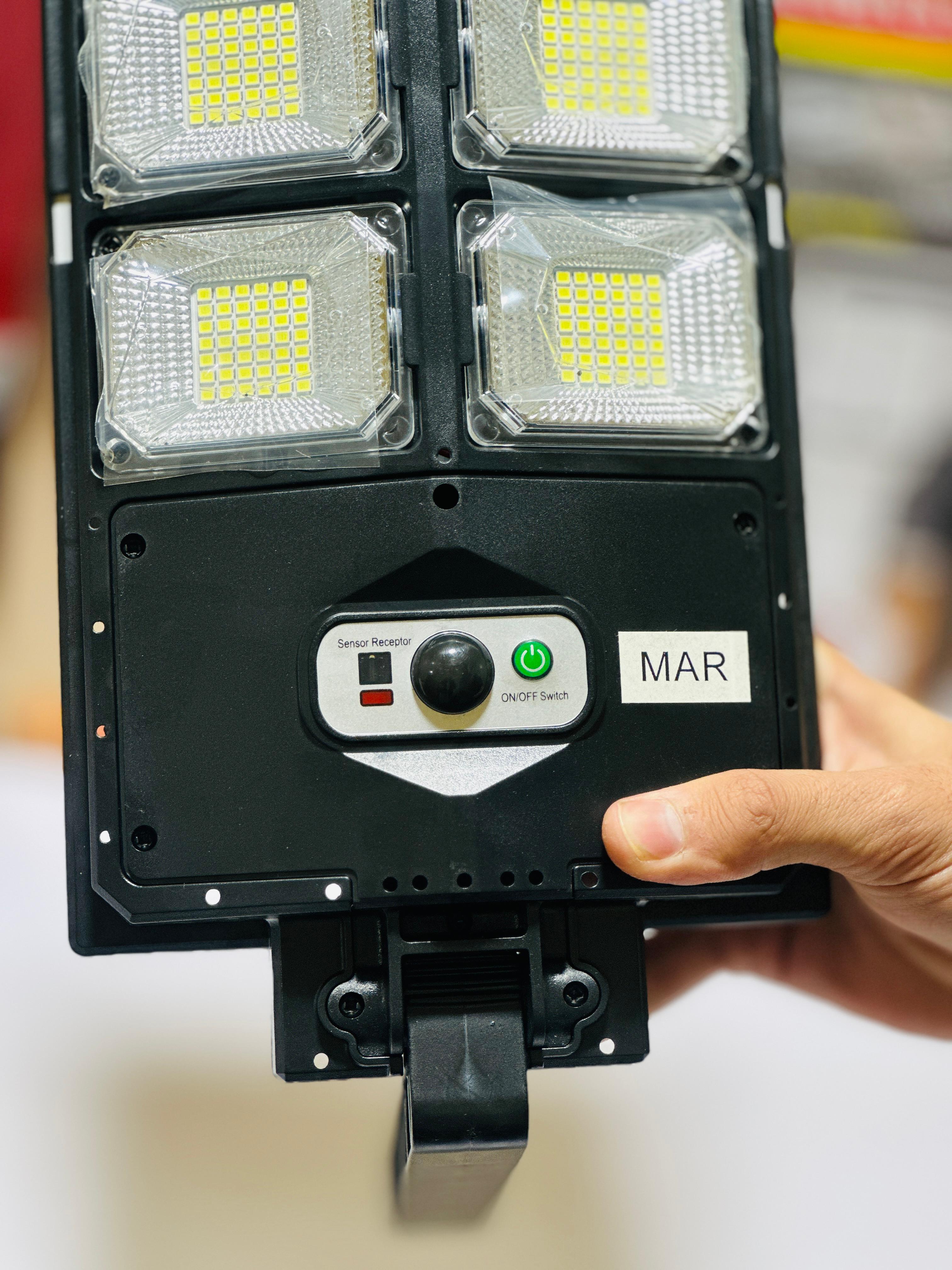 200W Solar Sensor Street Light | 8 Leds | IP 65 protected