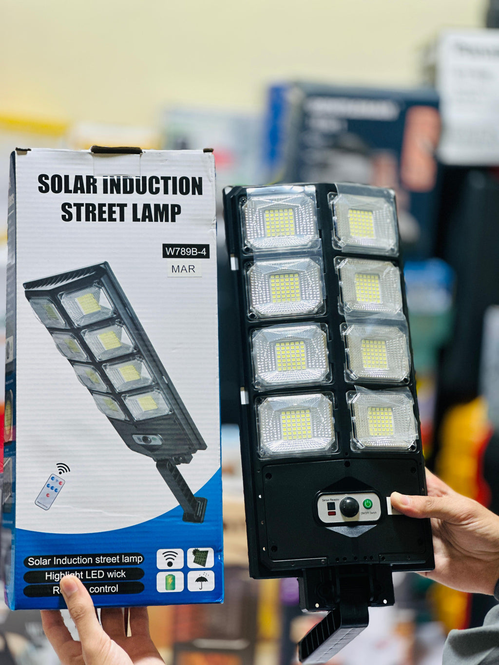 200W Solar Sensor Street Light | 8 Leds | IP 65 protected