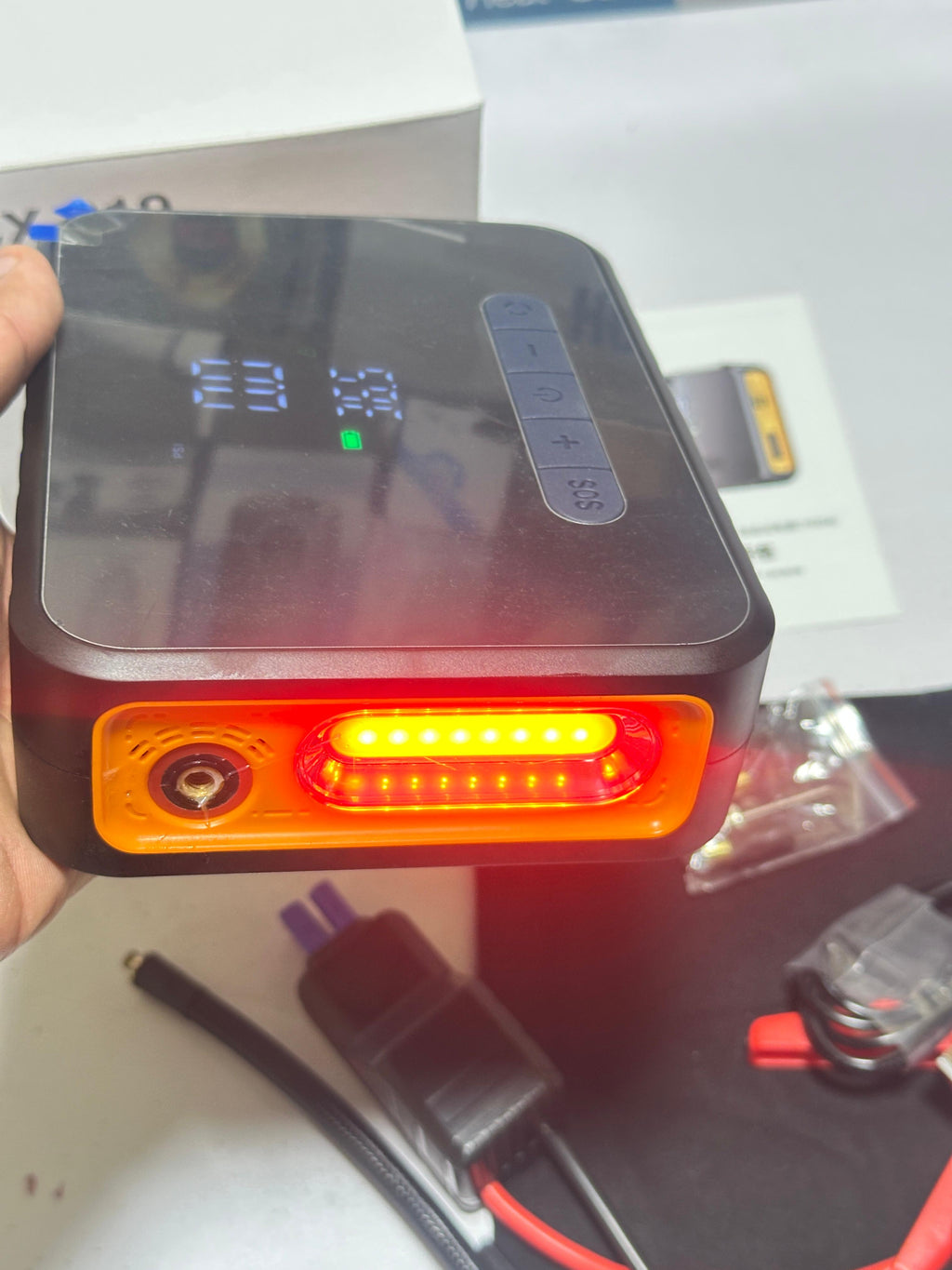 CX‑319 12 V 8000 mAh Portable Car Jump Starter Power Bank USB Air Pump & Flashlight