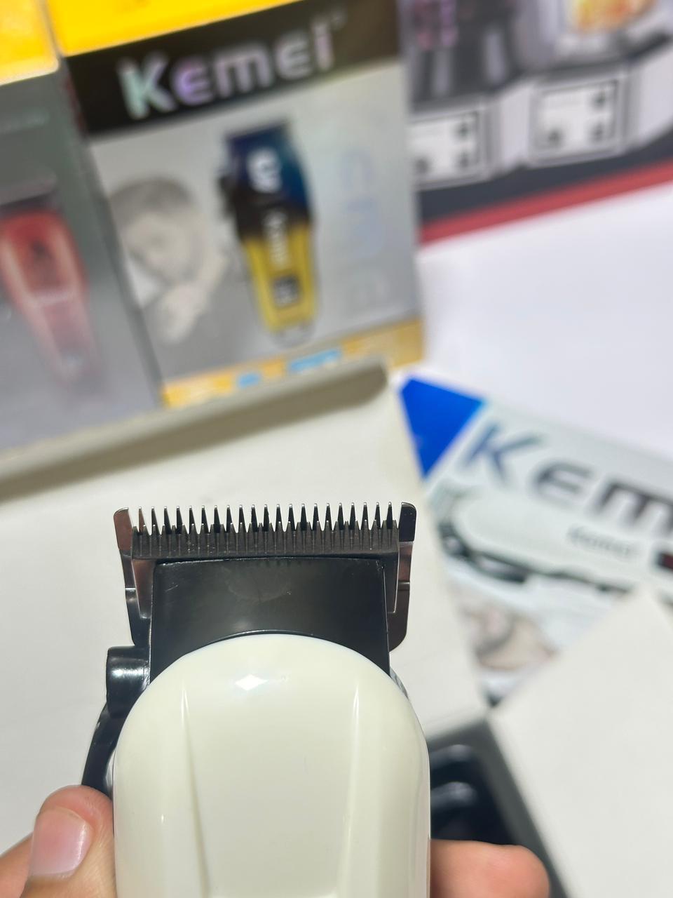Kemei KM-809A Professional Electric Hair Clipper Rechargeable Men's Trimmer LCD Haircut Machine Barber  Shaver