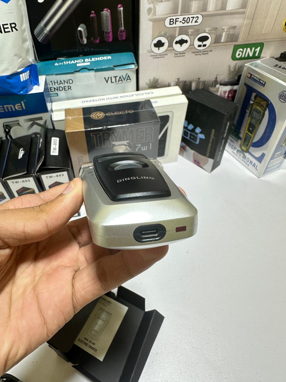Dingling RF-699 Rechargeable Electric Shaver , sharp blade