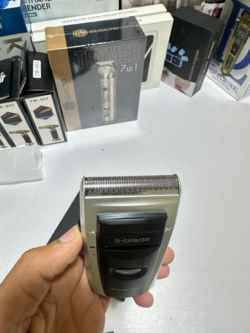 Dingling RF-699 Rechargeable Electric Shaver , sharp blade