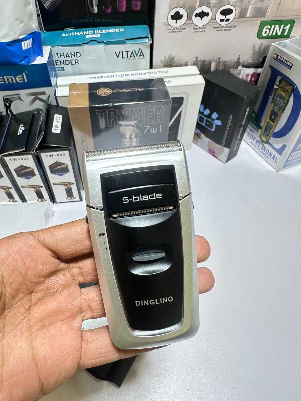 Dingling RF-699 Rechargeable Electric Shaver , sharp blade