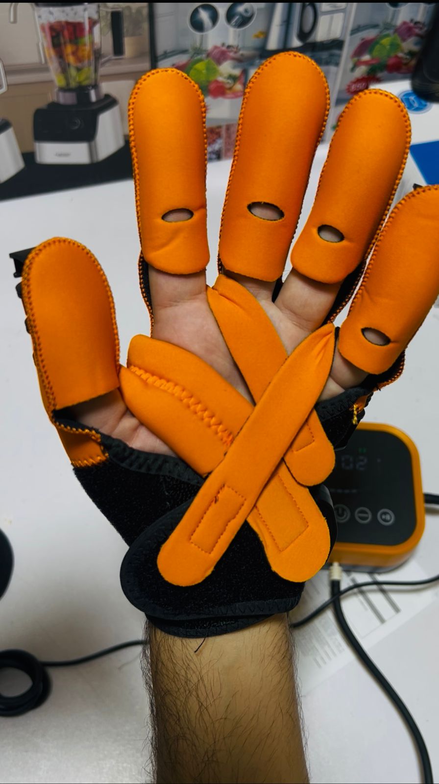 Hand Function  Rehabilitation Robot Gloves, Hand Dysfunction Patient Training Device Stroke Hemiplegia, Finger Exerciser Hand Strengthener Finger Orthosis for Relief Cramps
