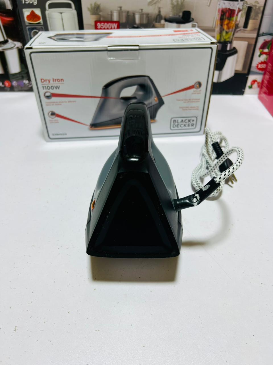 Black And Decor Dry Iron 1100W