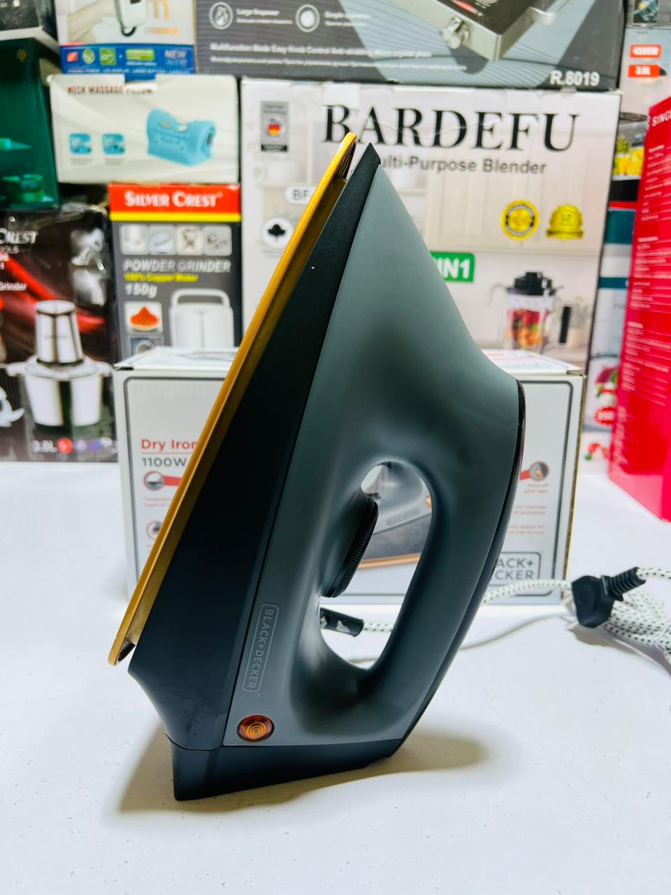 Black And Decor Dry Iron 1100W