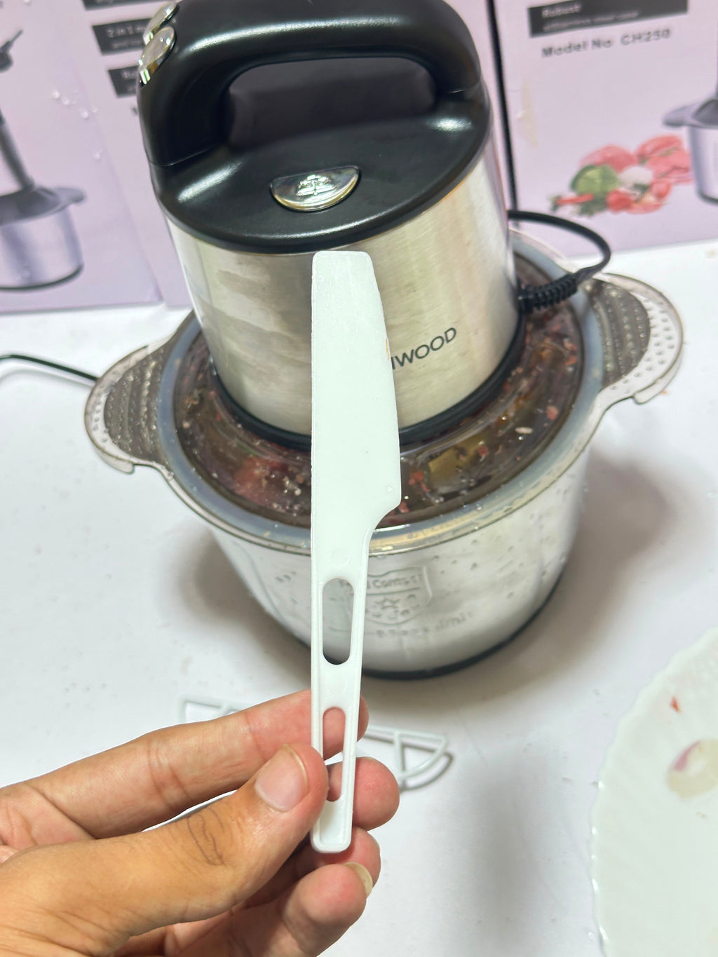 Kenwood 3L Electric Meat Chopper – Powerful 3-Speed Grinder with Egg Beater