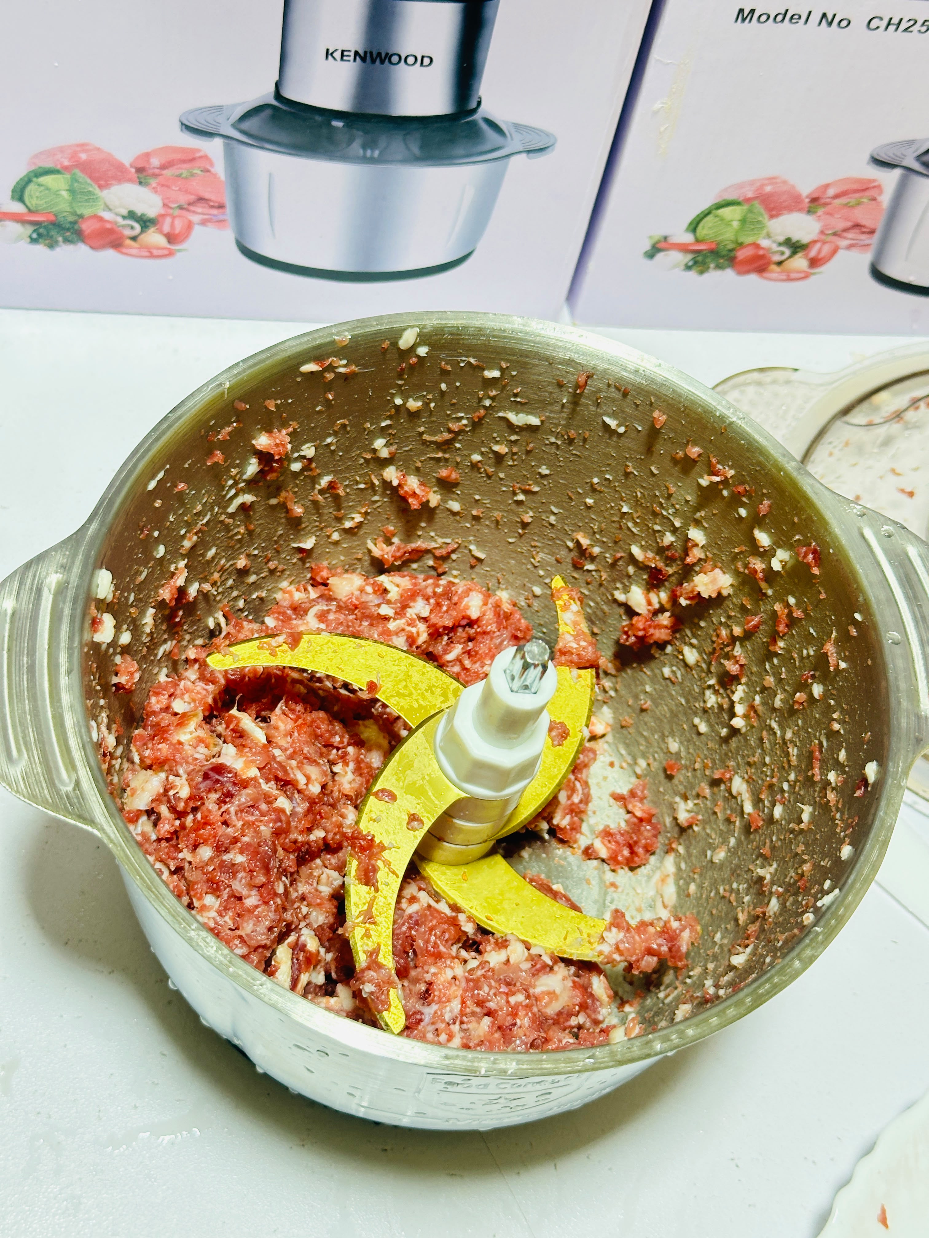 Kenwood 3L Electric Meat Chopper – Powerful 3-Speed Grinder with Egg Beater
