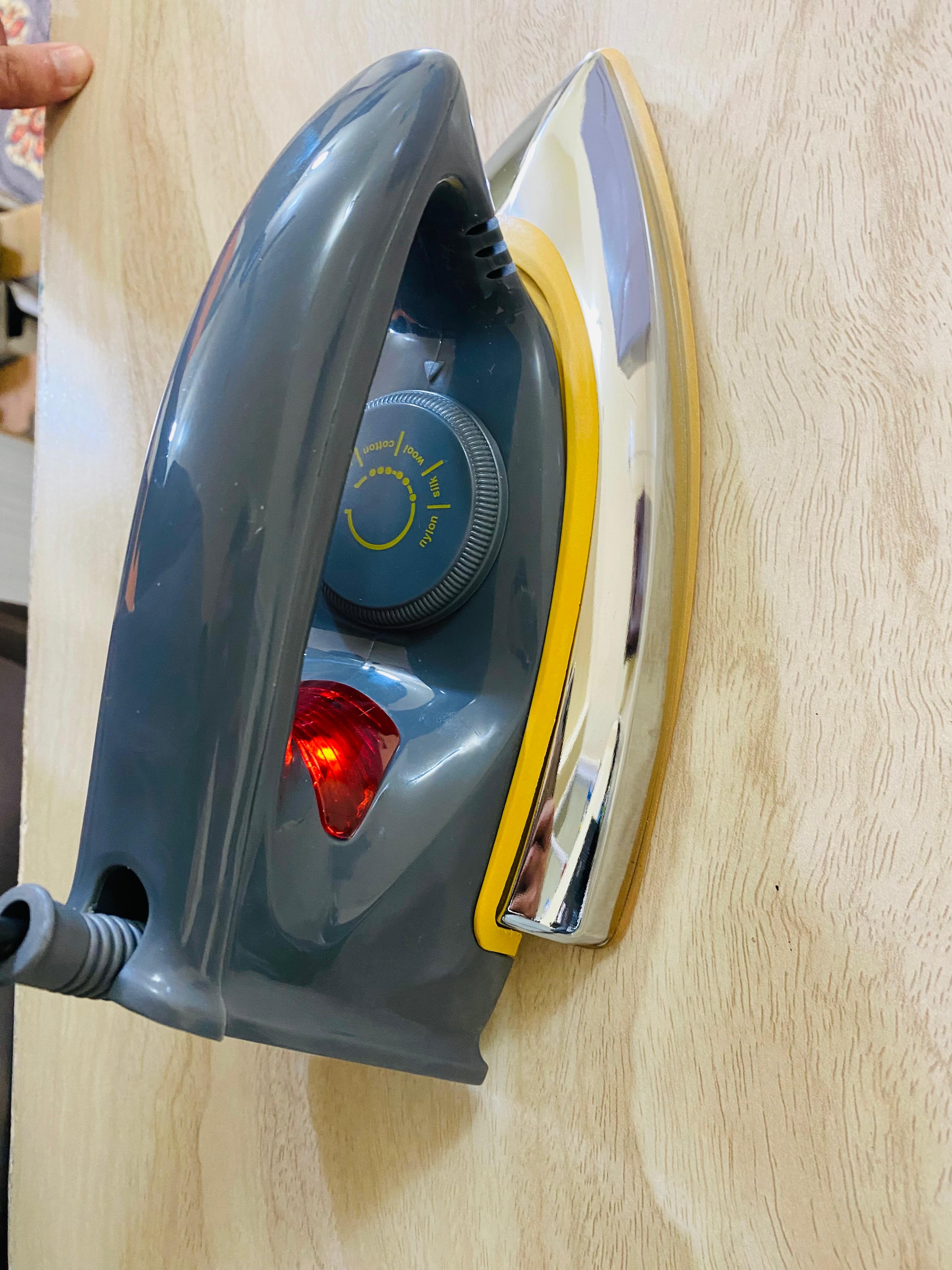 Lot imported Cosmos Dry iron 400watt