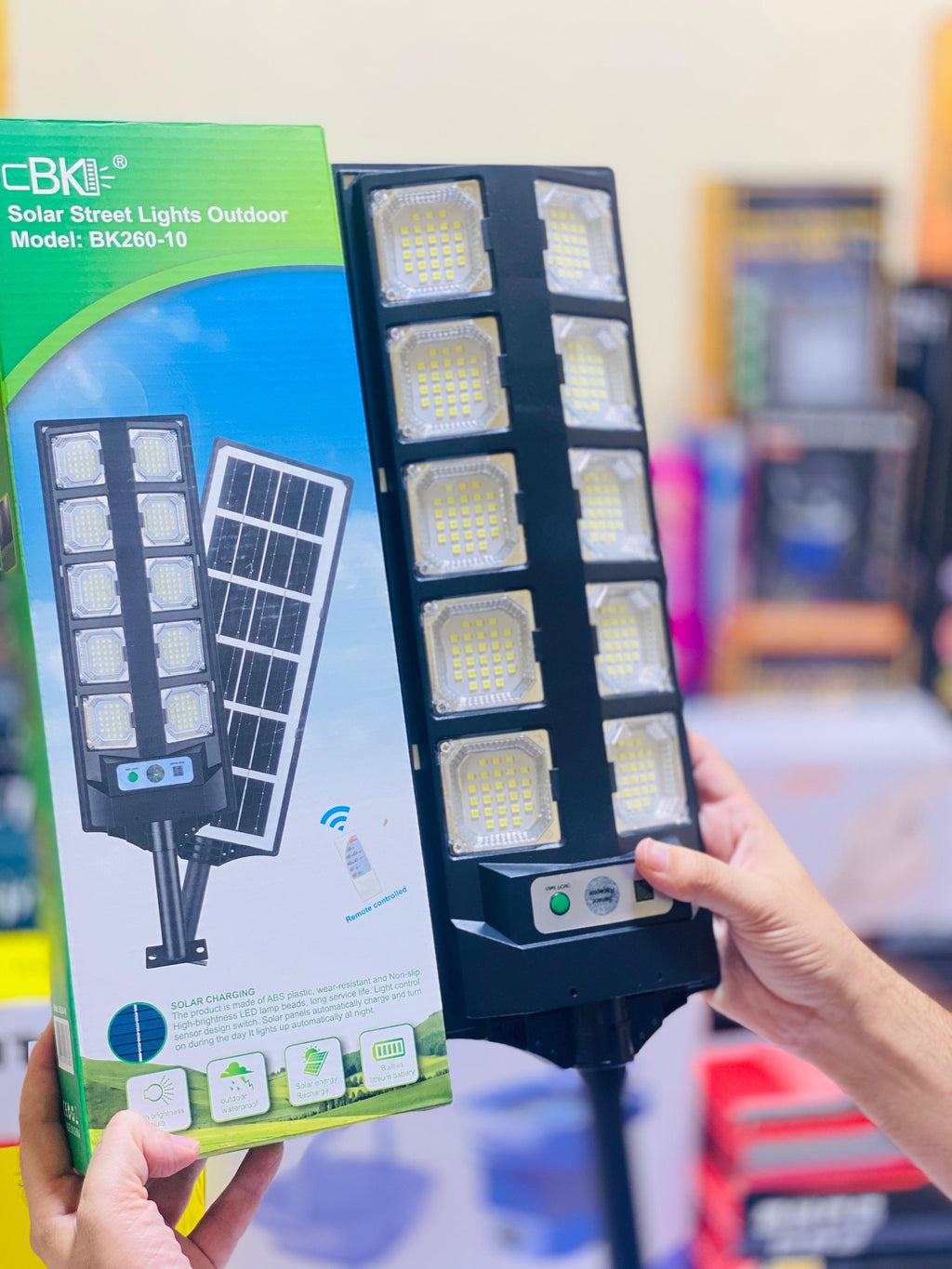 10 Cob Led Sensor Solar Light - Remote control - Rechargeable