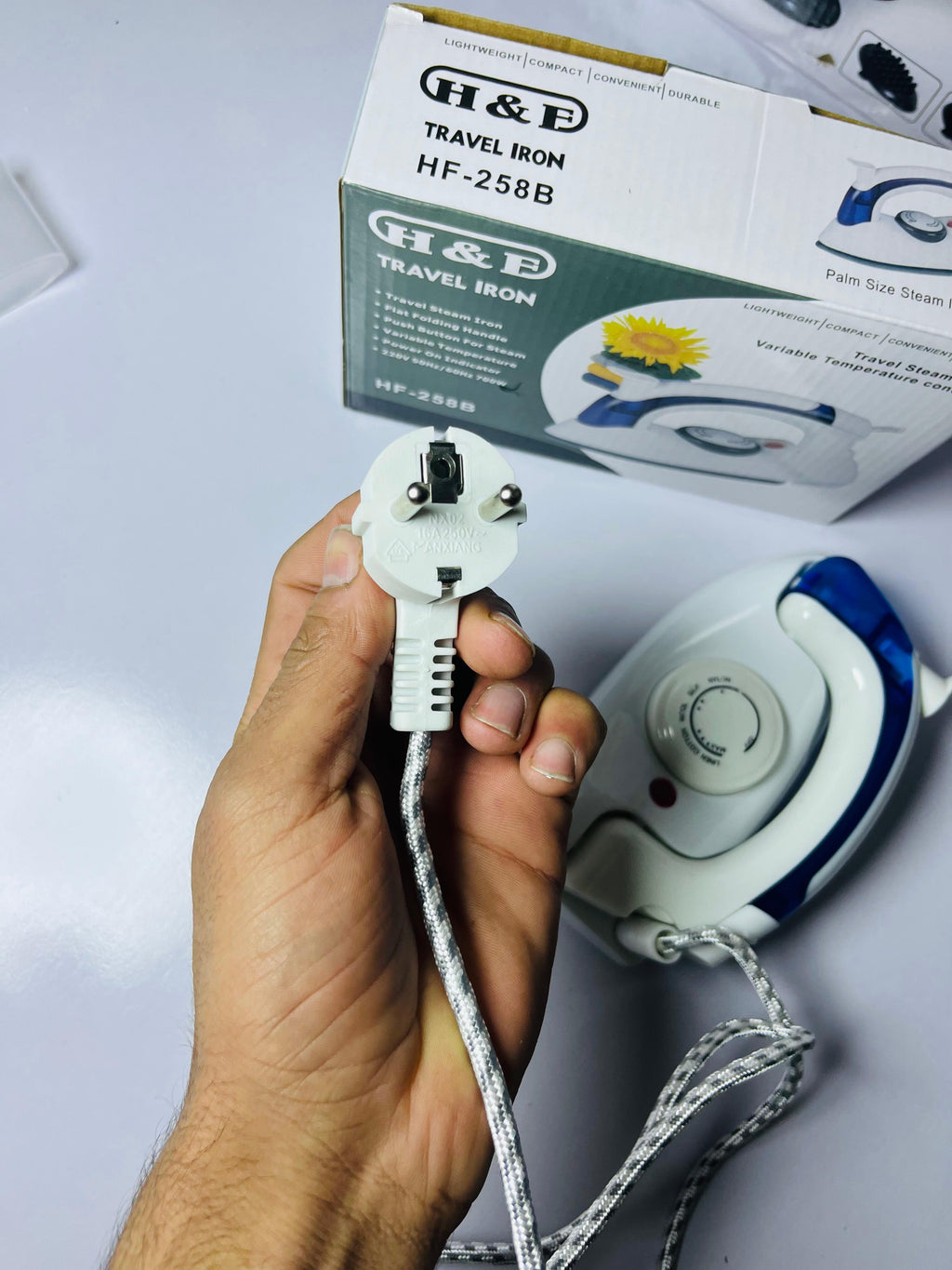 ✈️ H & E Travel Iron – Portable Steam Press for Wrinkle free